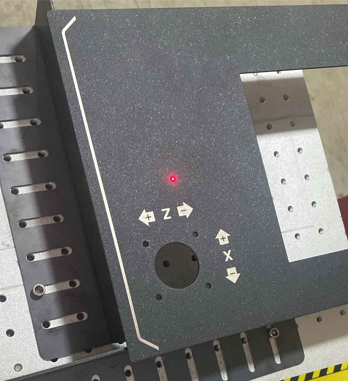 Makina kontrol panellerine lazer işleme
