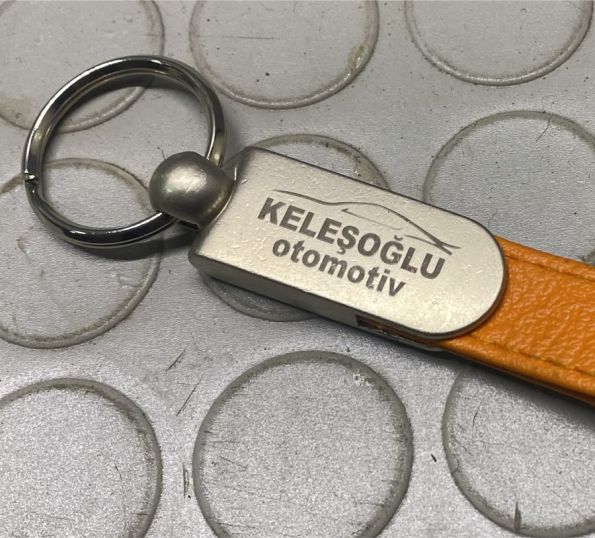 Metal anahtarlık lazer markalama işlemi